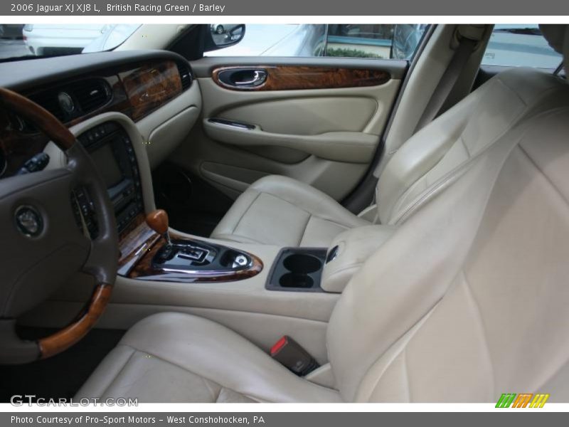 British Racing Green / Barley 2006 Jaguar XJ XJ8 L