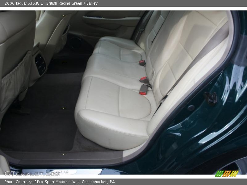 British Racing Green / Barley 2006 Jaguar XJ XJ8 L