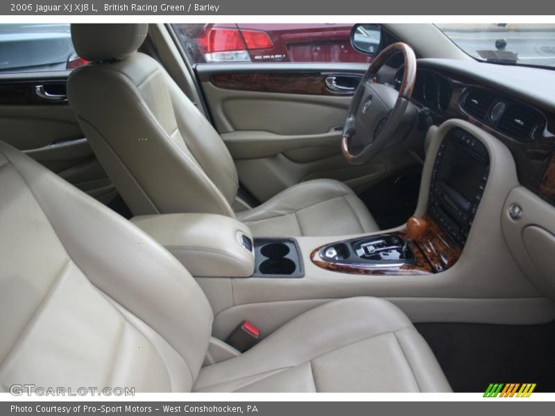 British Racing Green / Barley 2006 Jaguar XJ XJ8 L