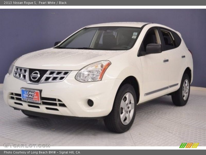 Pearl White / Black 2013 Nissan Rogue S