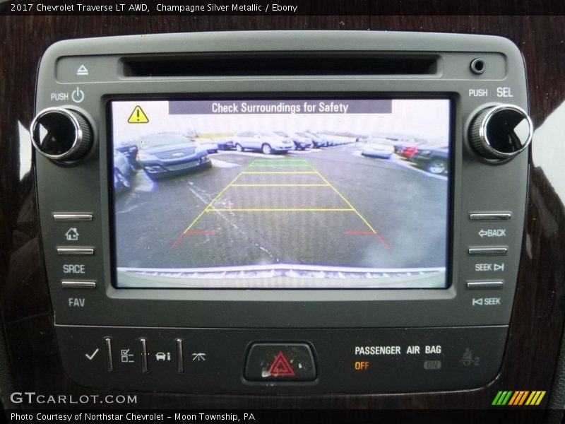 Champagne Silver Metallic / Ebony 2017 Chevrolet Traverse LT AWD