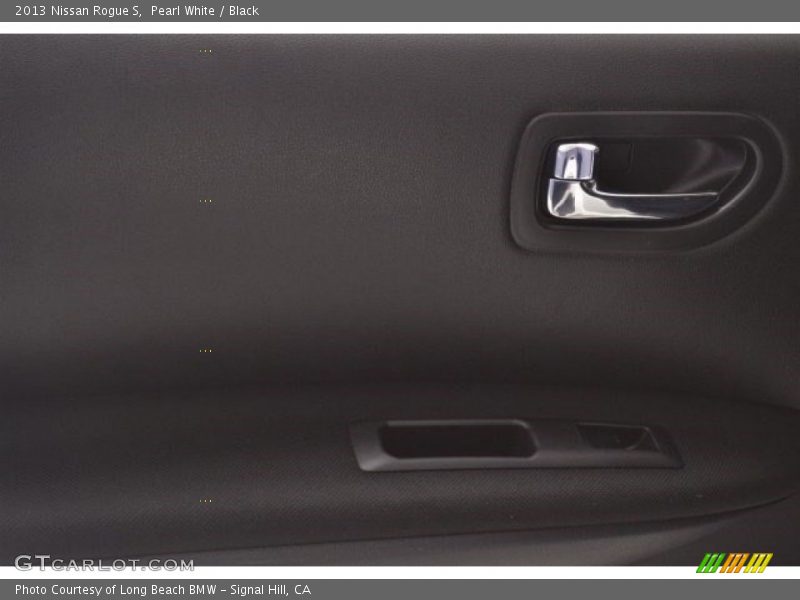 Pearl White / Black 2013 Nissan Rogue S