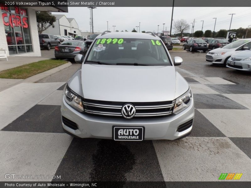 Reflex Silver Metallic / Charcoal 2016 Volkswagen Tiguan S