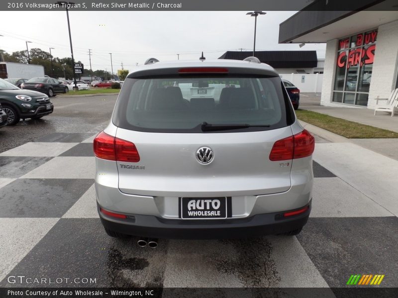 Reflex Silver Metallic / Charcoal 2016 Volkswagen Tiguan S