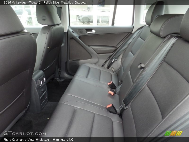 Reflex Silver Metallic / Charcoal 2016 Volkswagen Tiguan S