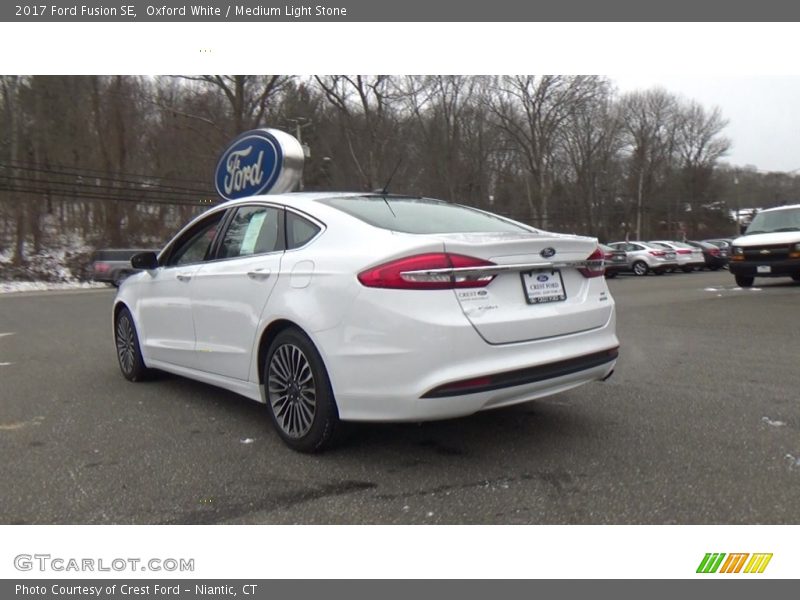 Oxford White / Medium Light Stone 2017 Ford Fusion SE
