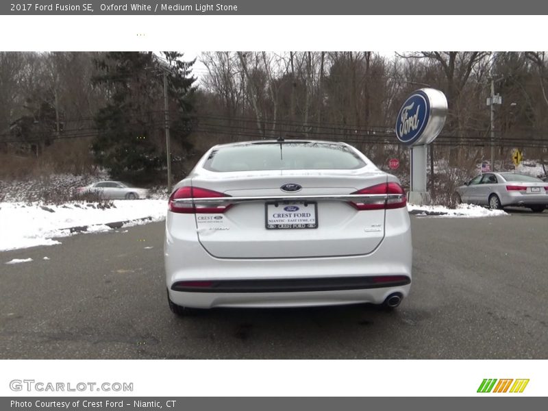Oxford White / Medium Light Stone 2017 Ford Fusion SE