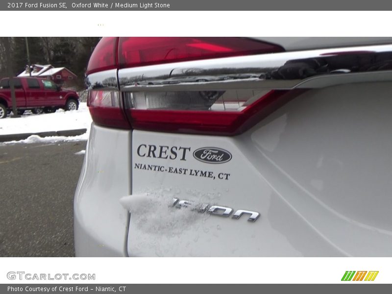 Oxford White / Medium Light Stone 2017 Ford Fusion SE