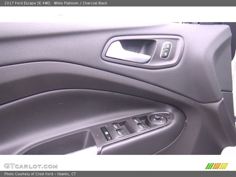 White Platinum / Charcoal Black 2017 Ford Escape SE 4WD