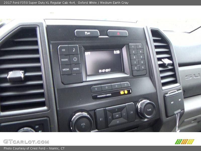 Oxford White / Medium Earth Gray 2017 Ford F350 Super Duty XL Regular Cab 4x4