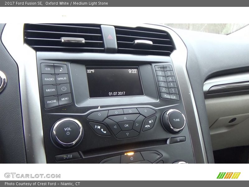 Oxford White / Medium Light Stone 2017 Ford Fusion SE