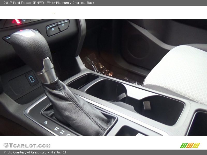 White Platinum / Charcoal Black 2017 Ford Escape SE 4WD