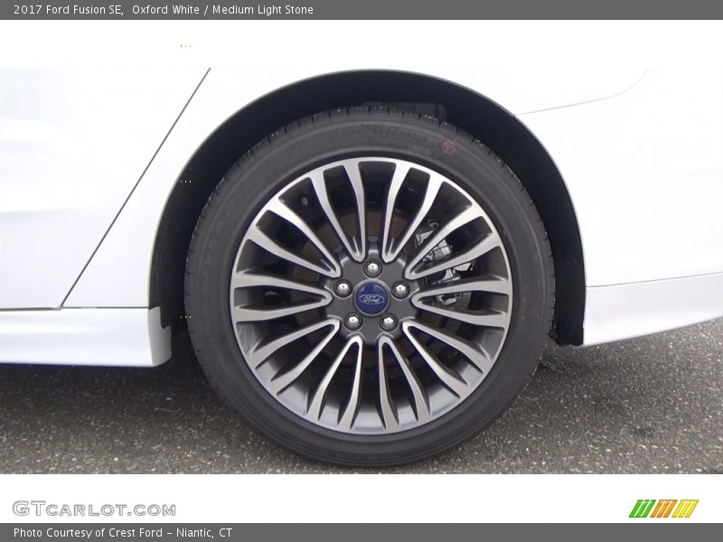 Oxford White / Medium Light Stone 2017 Ford Fusion SE