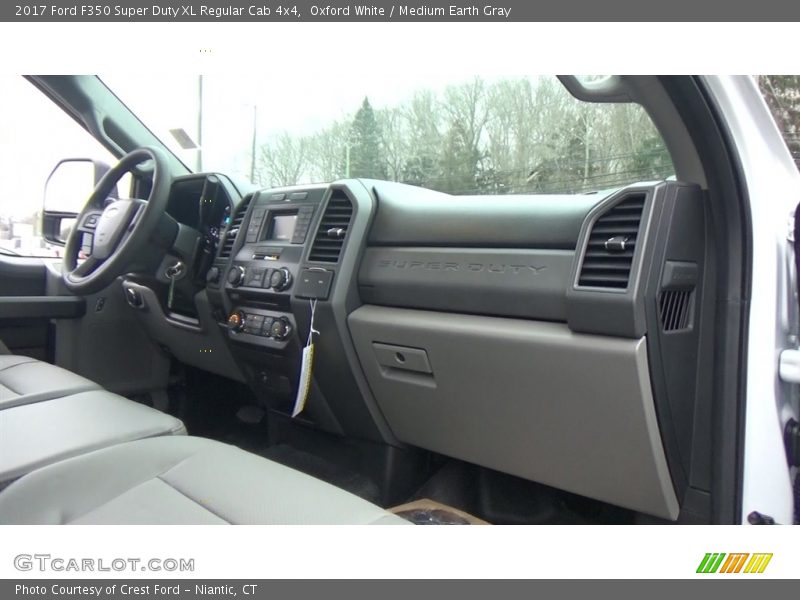 Oxford White / Medium Earth Gray 2017 Ford F350 Super Duty XL Regular Cab 4x4