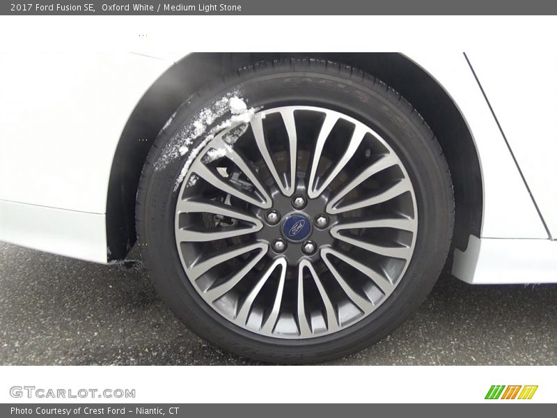 Oxford White / Medium Light Stone 2017 Ford Fusion SE