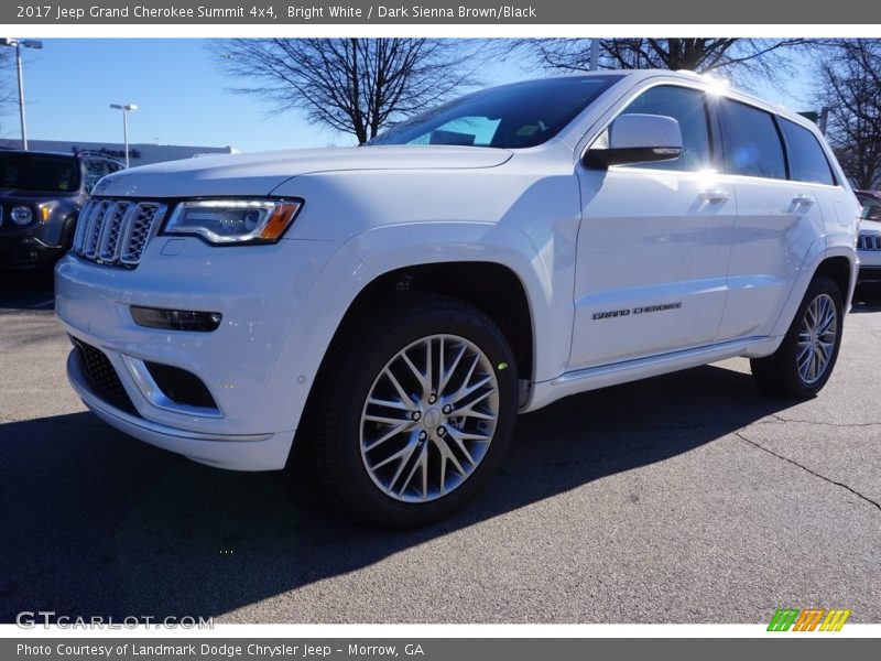 Bright White / Dark Sienna Brown/Black 2017 Jeep Grand Cherokee Summit 4x4