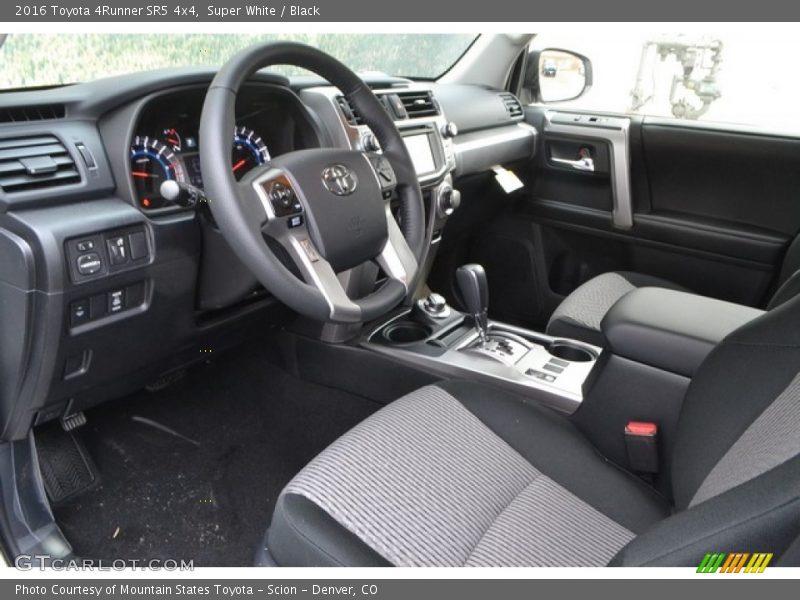 Super White / Black 2016 Toyota 4Runner SR5 4x4
