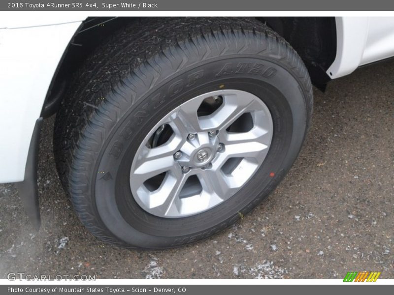 Super White / Black 2016 Toyota 4Runner SR5 4x4