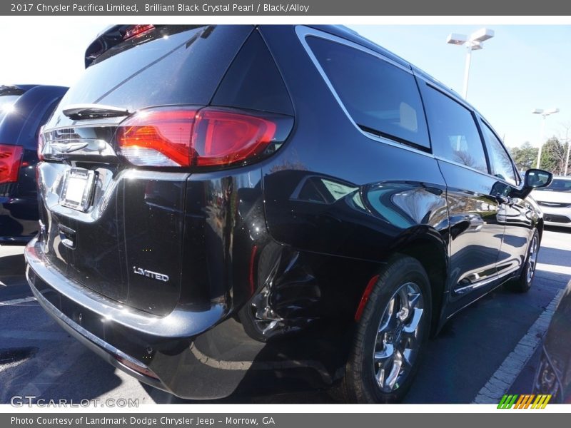 Brilliant Black Crystal Pearl / Black/Alloy 2017 Chrysler Pacifica Limited