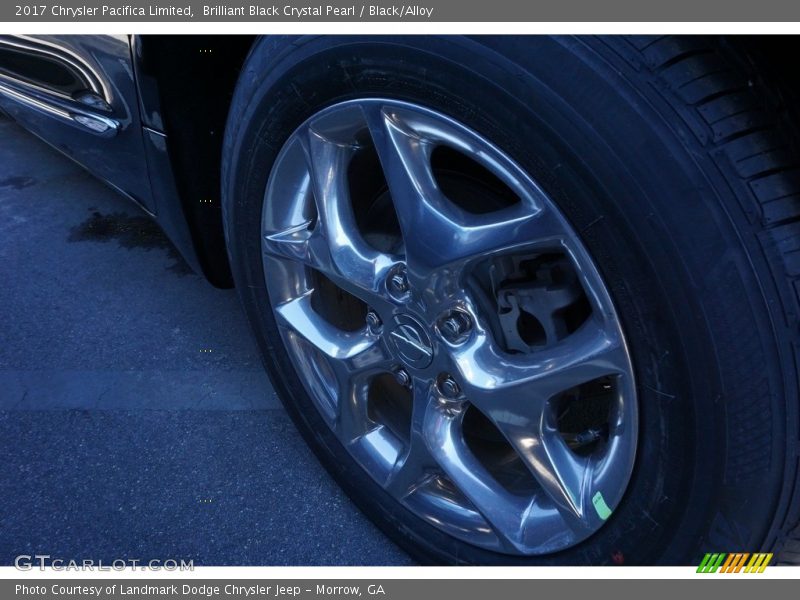 Brilliant Black Crystal Pearl / Black/Alloy 2017 Chrysler Pacifica Limited