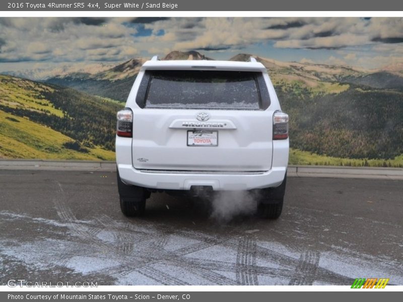 Super White / Sand Beige 2016 Toyota 4Runner SR5 4x4
