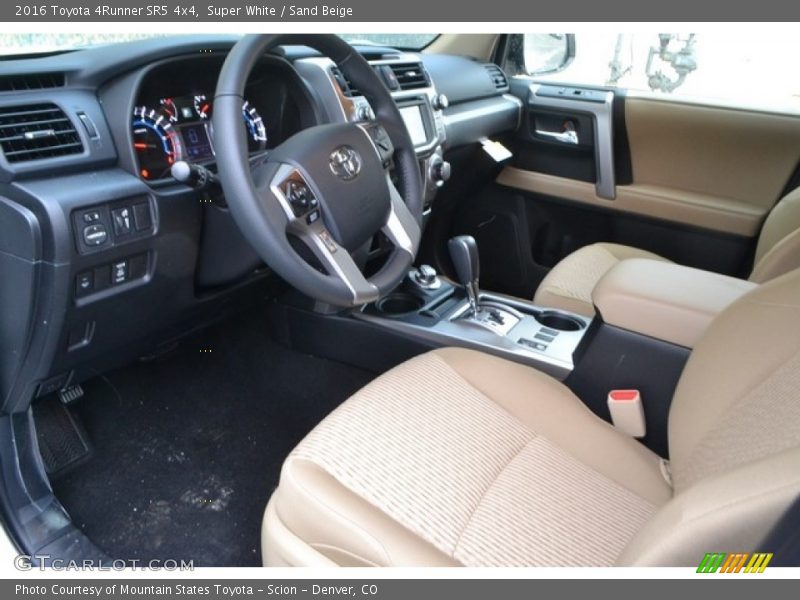 Super White / Sand Beige 2016 Toyota 4Runner SR5 4x4