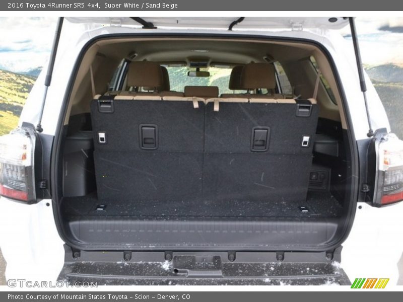 Super White / Sand Beige 2016 Toyota 4Runner SR5 4x4