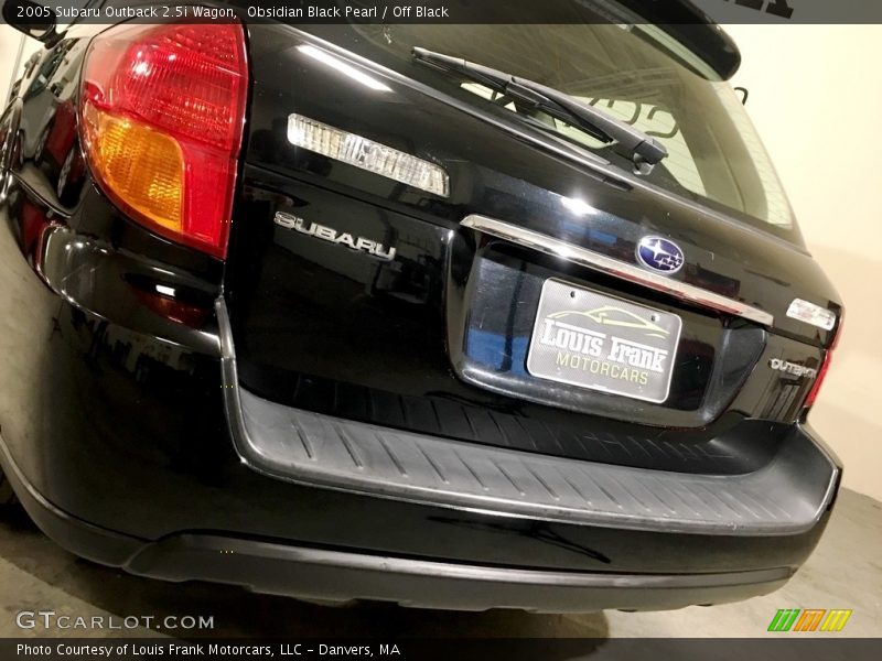 Obsidian Black Pearl / Off Black 2005 Subaru Outback 2.5i Wagon