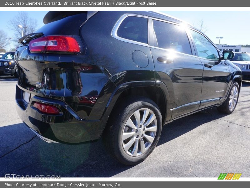 Brilliant Black Crystal Pearl / Black/Light Frost Beige 2016 Jeep Cherokee Overland