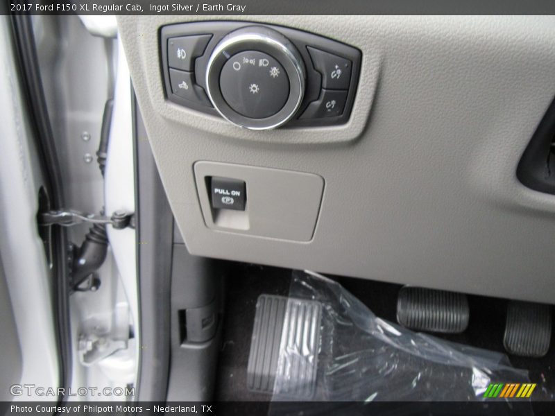 Ingot Silver / Earth Gray 2017 Ford F150 XL Regular Cab