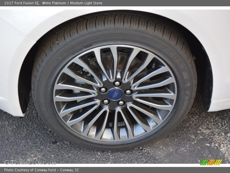 White Platinum / Medium Light Stone 2017 Ford Fusion SE
