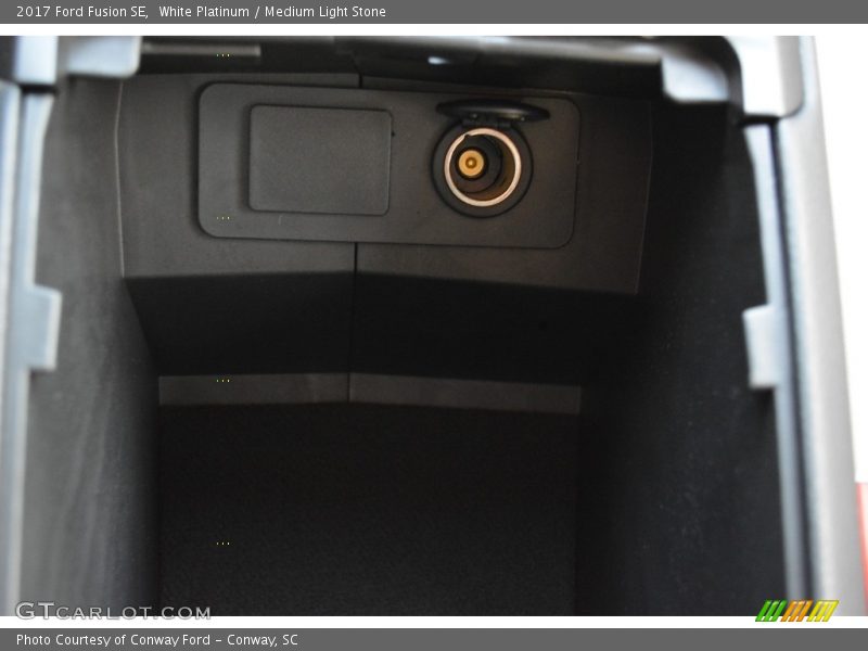 White Platinum / Medium Light Stone 2017 Ford Fusion SE