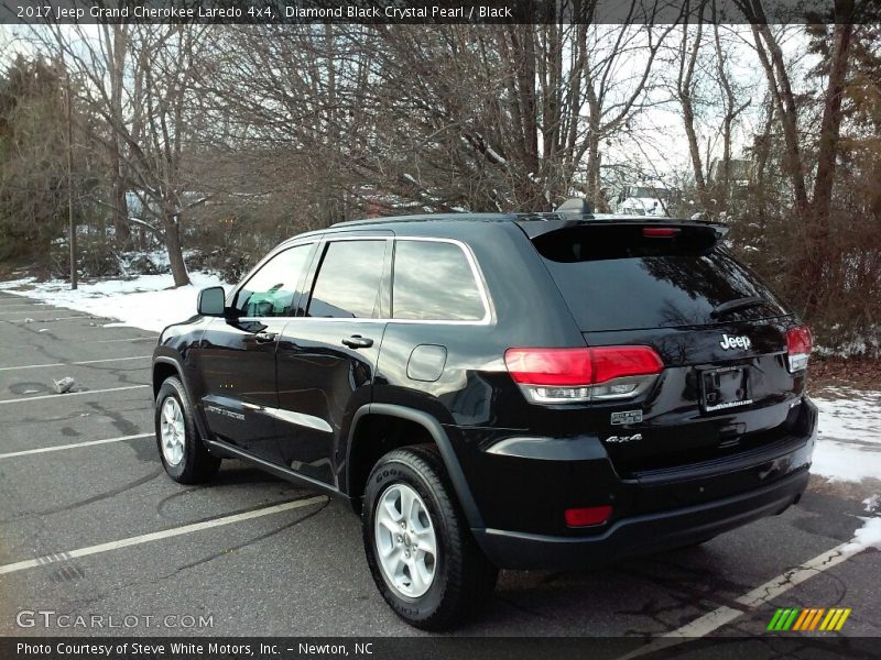 Diamond Black Crystal Pearl / Black 2017 Jeep Grand Cherokee Laredo 4x4