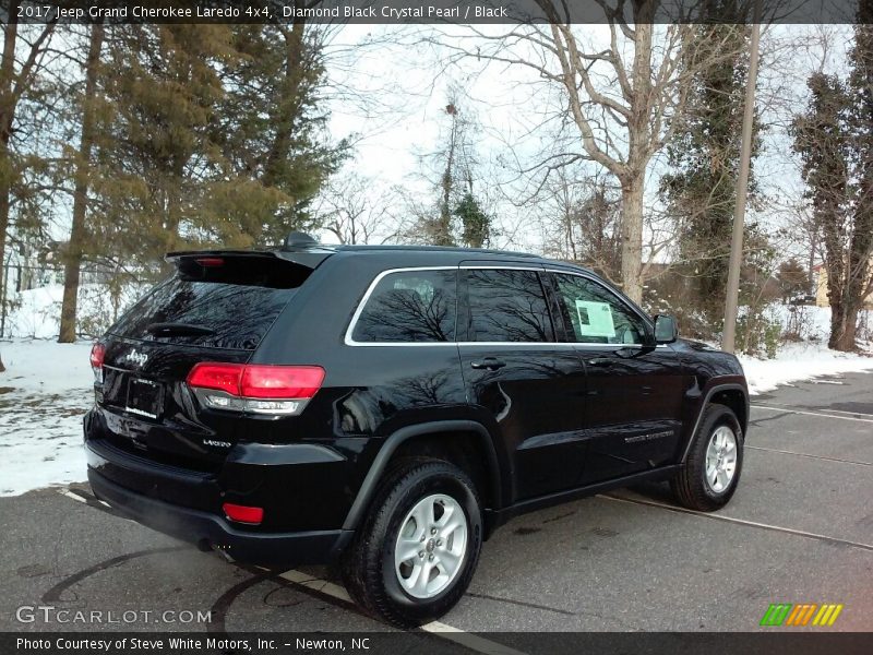 Diamond Black Crystal Pearl / Black 2017 Jeep Grand Cherokee Laredo 4x4