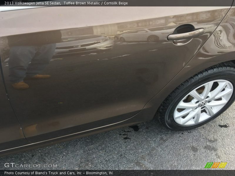 Toffee Brown Metallic / Cornsilk Beige 2013 Volkswagen Jetta SE Sedan