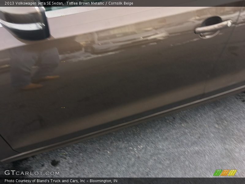 Toffee Brown Metallic / Cornsilk Beige 2013 Volkswagen Jetta SE Sedan