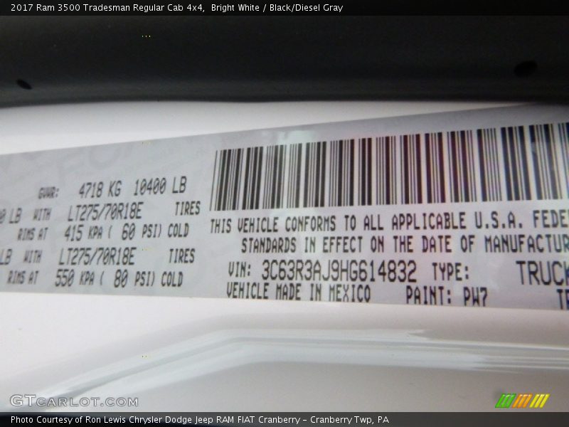 Bright White / Black/Diesel Gray 2017 Ram 3500 Tradesman Regular Cab 4x4