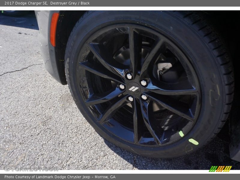 Destroyer Grey / Black 2017 Dodge Charger SE