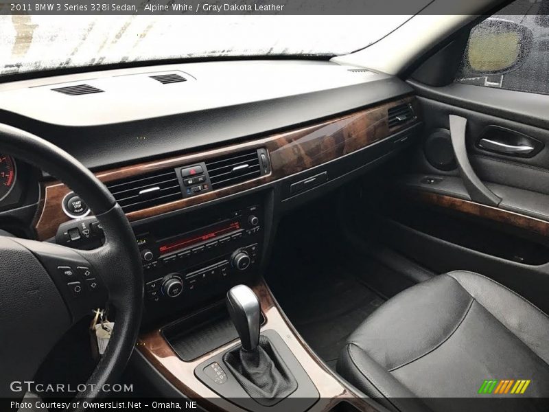 Alpine White / Gray Dakota Leather 2011 BMW 3 Series 328i Sedan