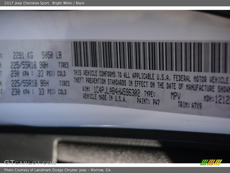 Bright White / Black 2017 Jeep Cherokee Sport