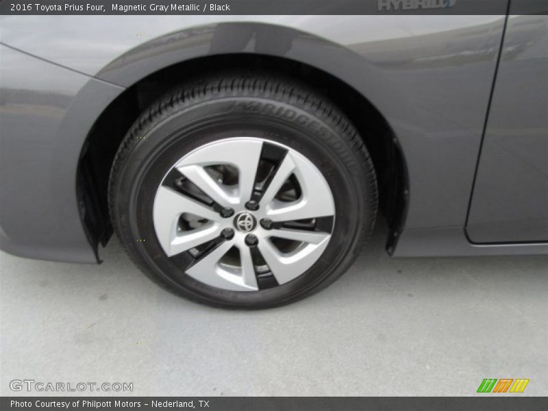 Magnetic Gray Metallic / Black 2016 Toyota Prius Four