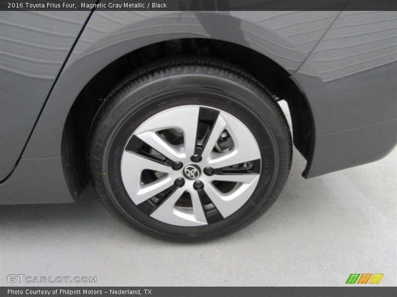 Magnetic Gray Metallic / Black 2016 Toyota Prius Four