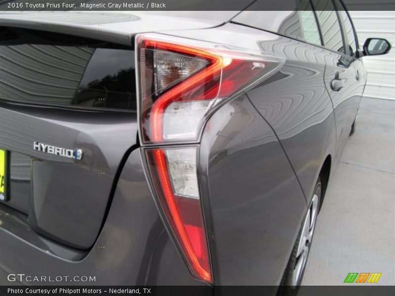Magnetic Gray Metallic / Black 2016 Toyota Prius Four