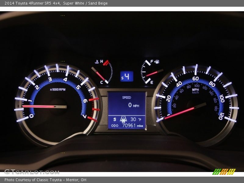 Super White / Sand Beige 2014 Toyota 4Runner SR5 4x4