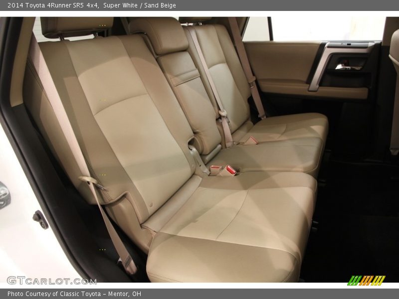 Super White / Sand Beige 2014 Toyota 4Runner SR5 4x4
