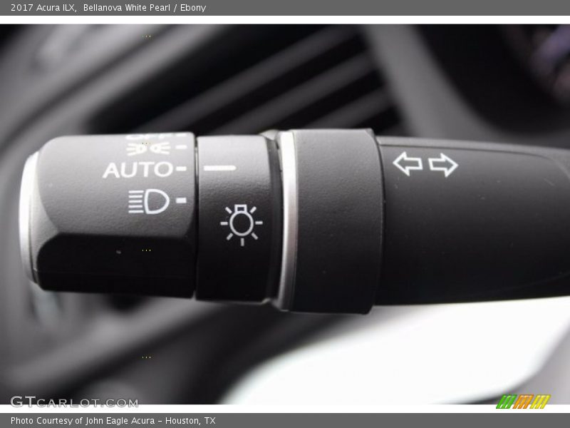 Bellanova White Pearl / Ebony 2017 Acura ILX