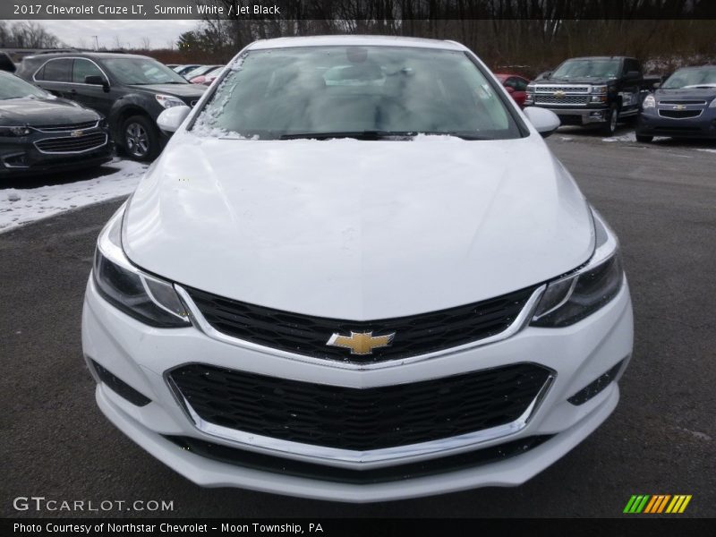 Summit White / Jet Black 2017 Chevrolet Cruze LT