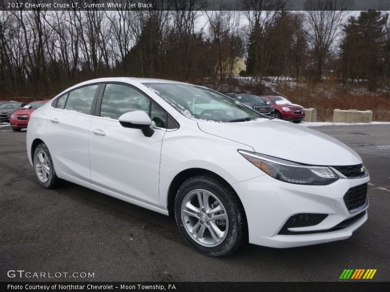 Summit White / Jet Black 2017 Chevrolet Cruze LT