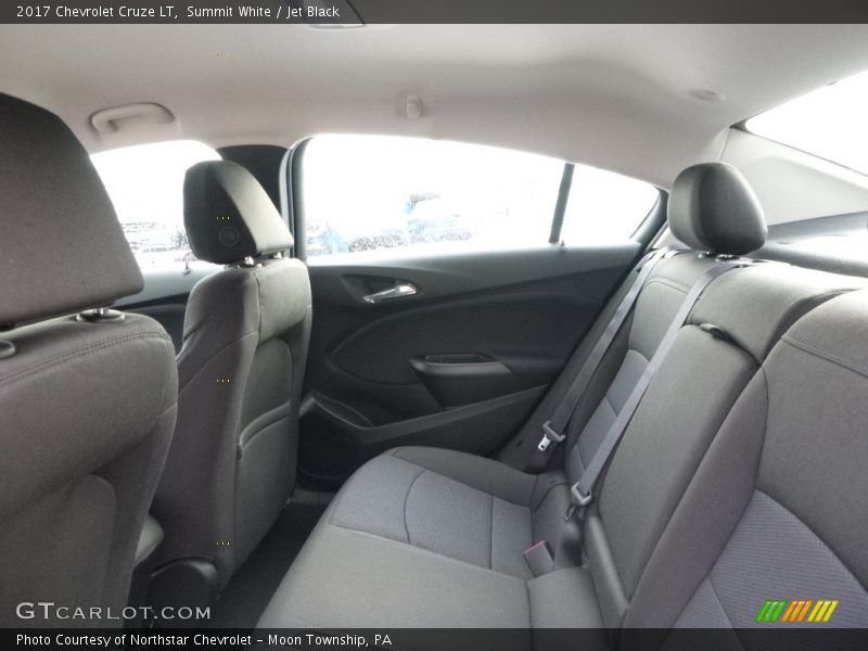Summit White / Jet Black 2017 Chevrolet Cruze LT