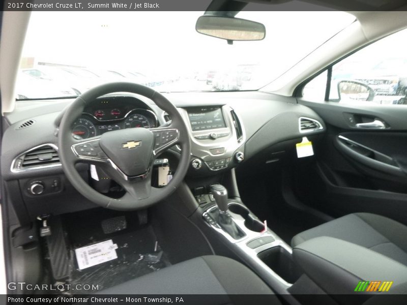 Summit White / Jet Black 2017 Chevrolet Cruze LT